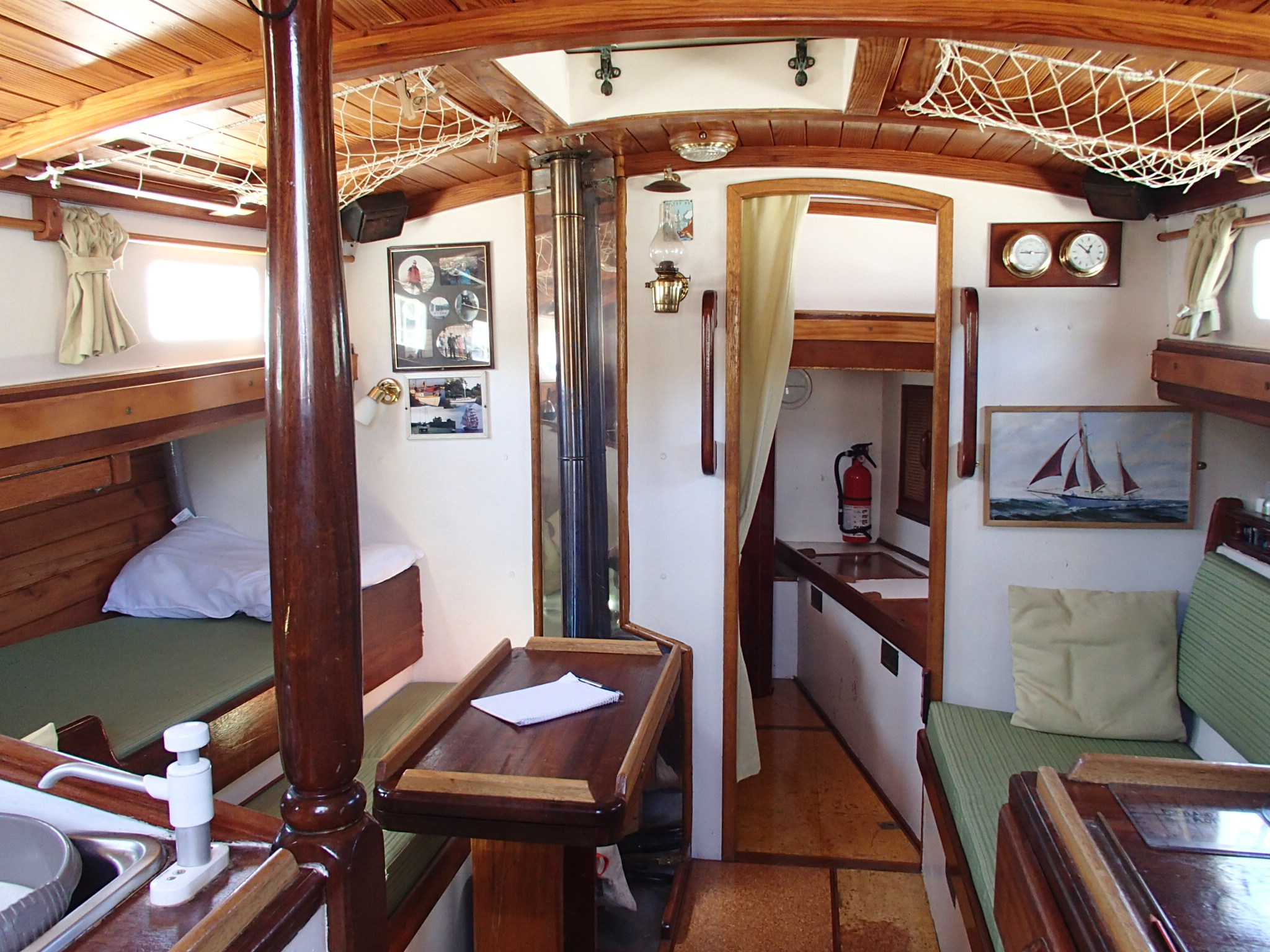 Meander saloon
